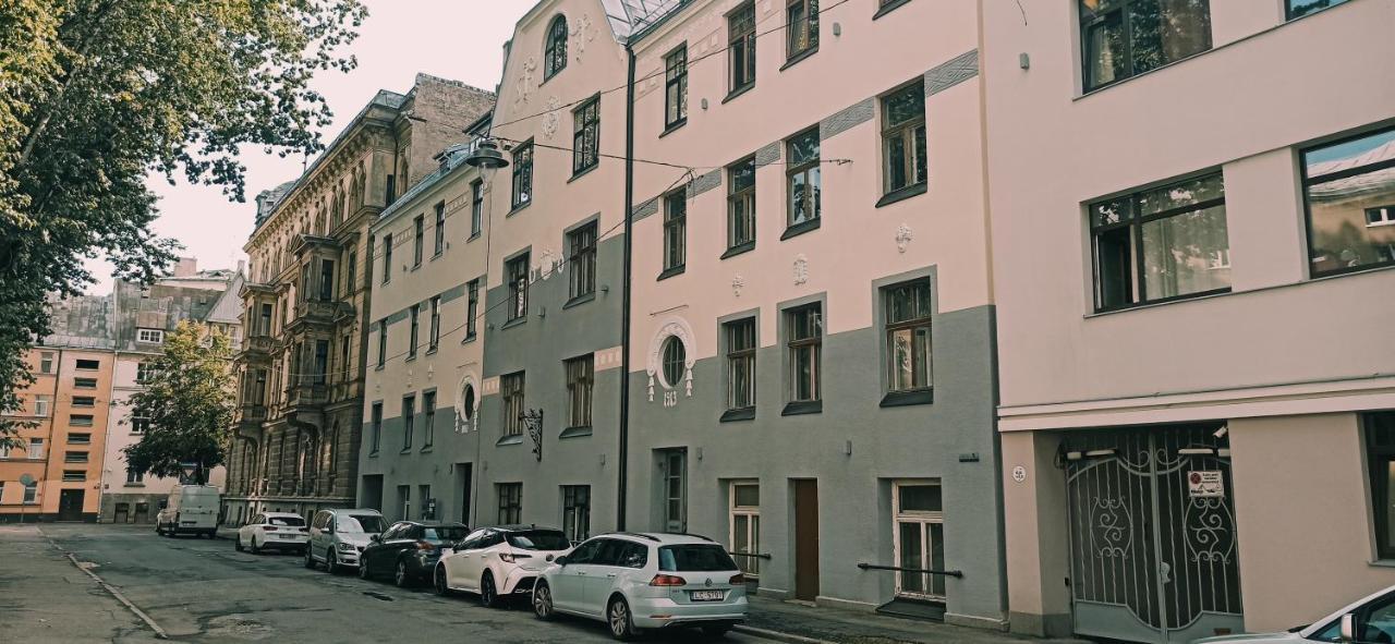 V311 Apartment Рига Екстериор снимка